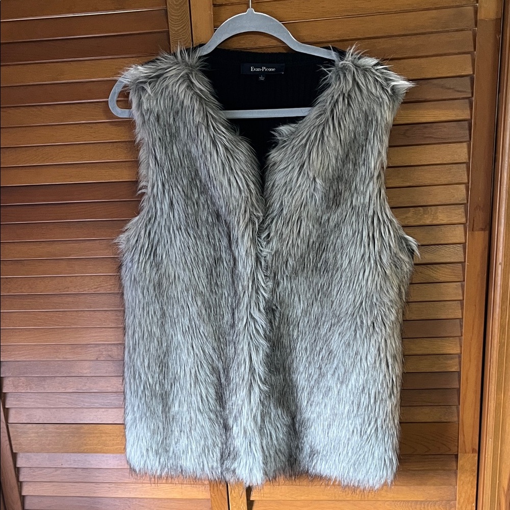 Evan Picone Faux Fur Front Black Sweater Back Size L